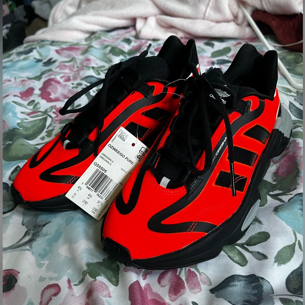 NWT ORANGE ADIDAS OZWEEGO PURE SIZE 5.5